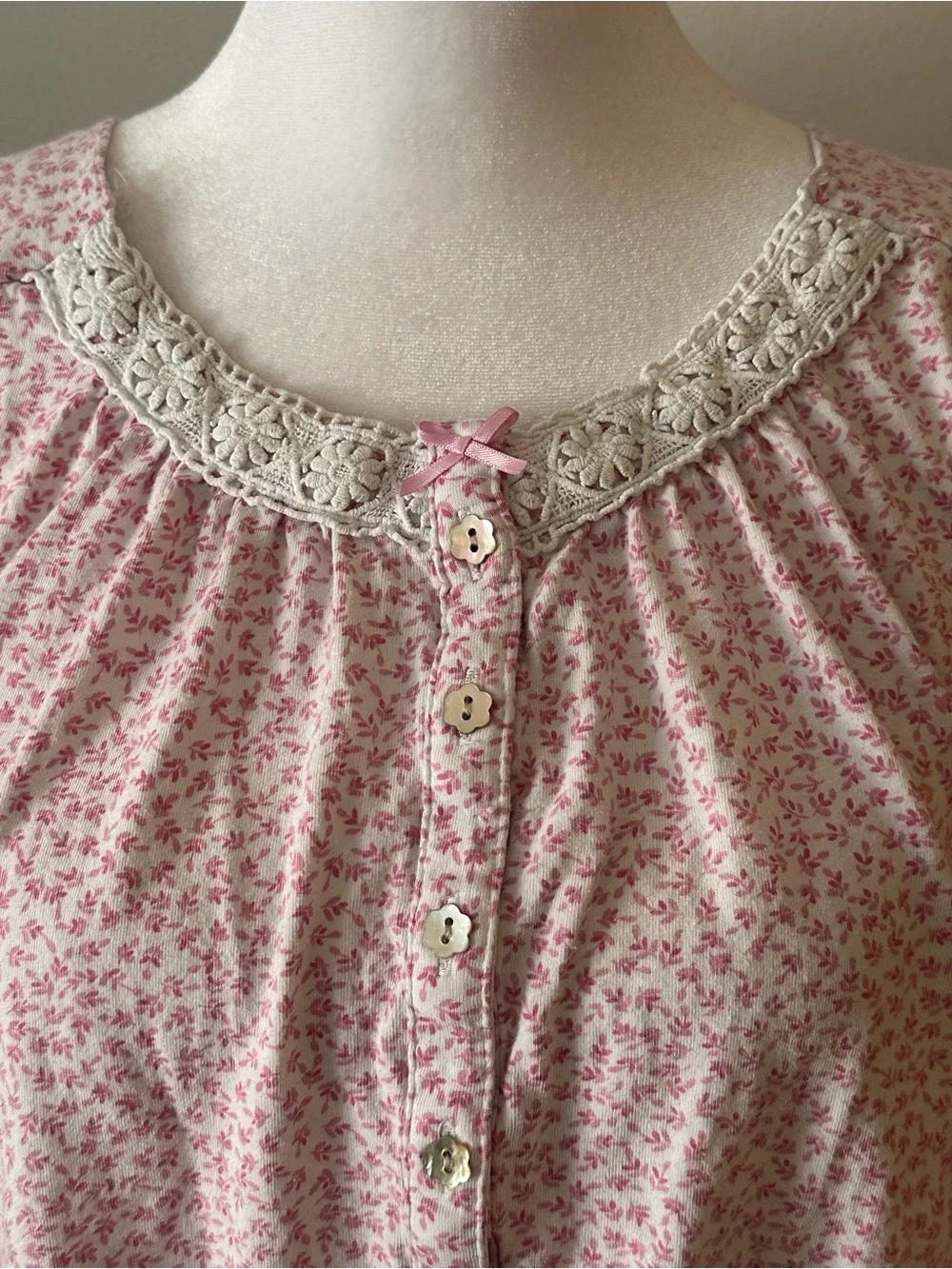 Vintage Aria Soft Pink Lace-Trim Essential Stylish Sleeveless Top- Women’s